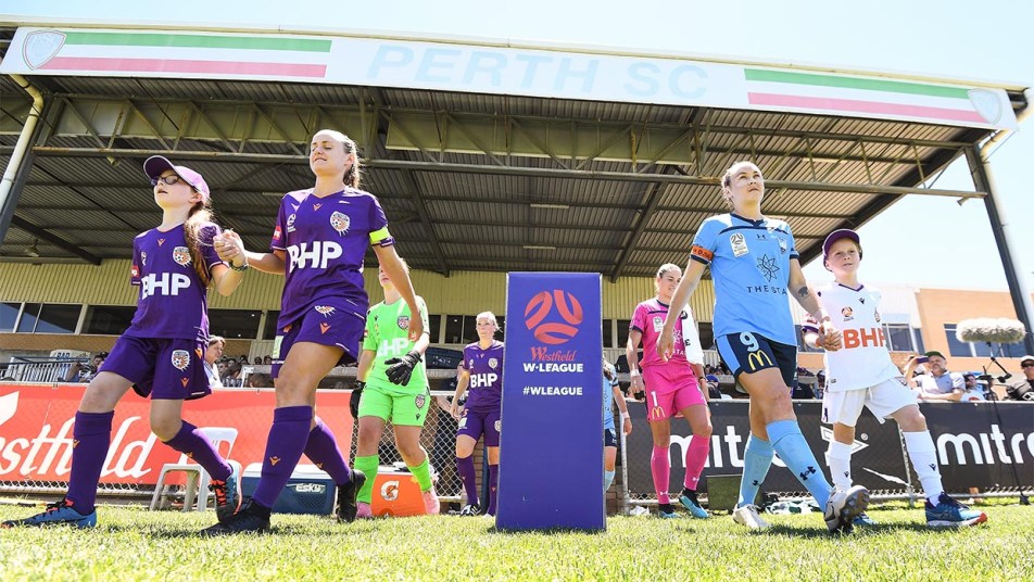 W-League - Glory v Sydney - teams come out