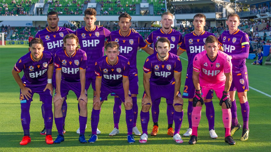 Glory v Adelaide United - VIP - team shot