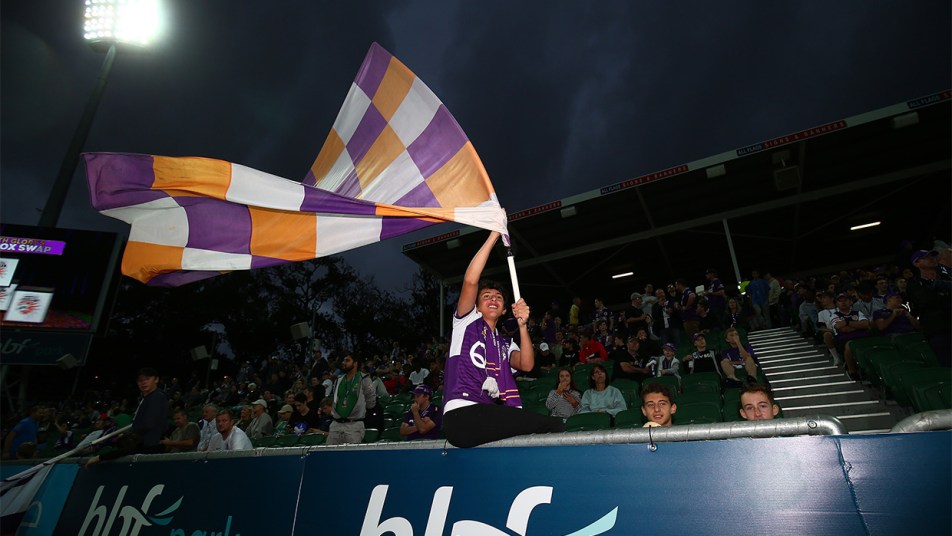 Glory v Jets - lad waving flag