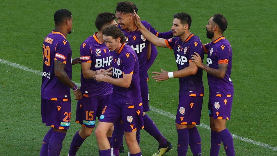 Melbourne City v Glory - players celebrate