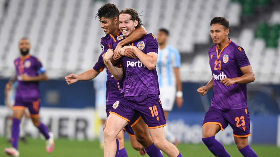 Glory v Ulsan Hyundai - Daniel Stynes celebrating