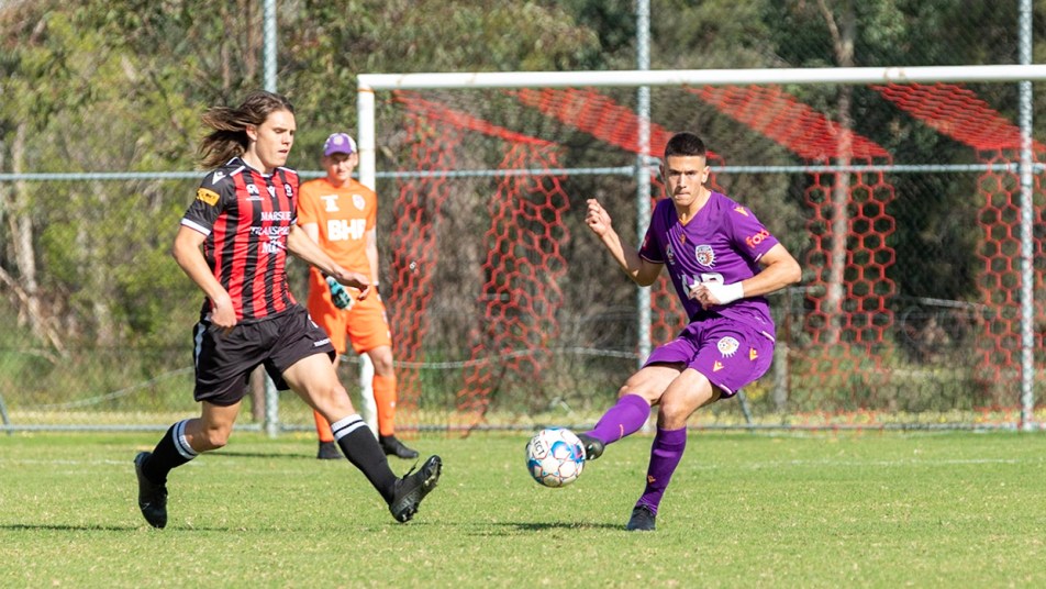 NPL 2020 - Armadale SC v Glory - Alessandro Circati passes