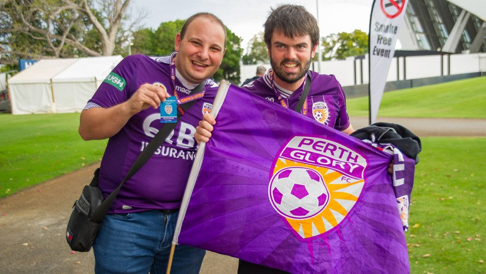 Glory v CCM 2021 - fans with flag