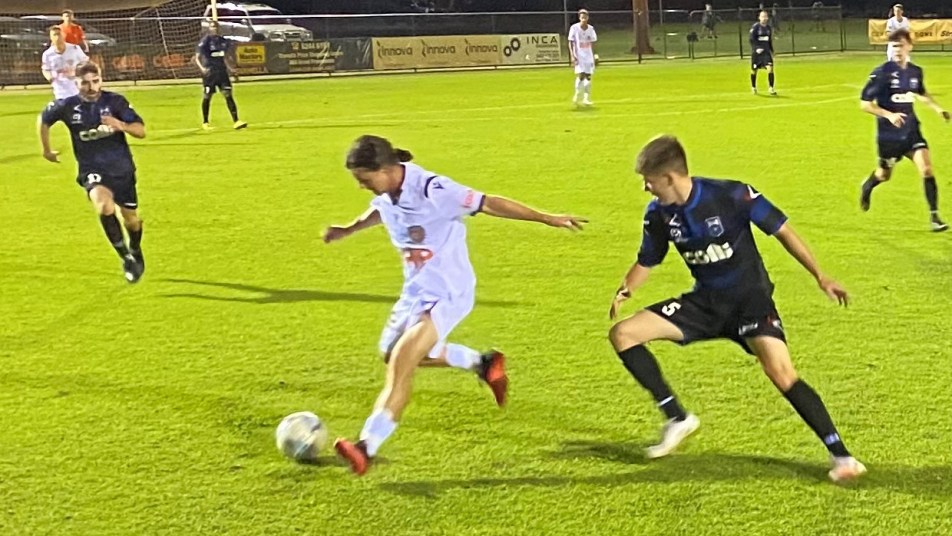 NPL - Bayswater City v Glory - Charlie Leech on the ball