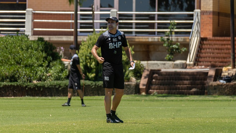 Richard Garcia at training - Esteban
